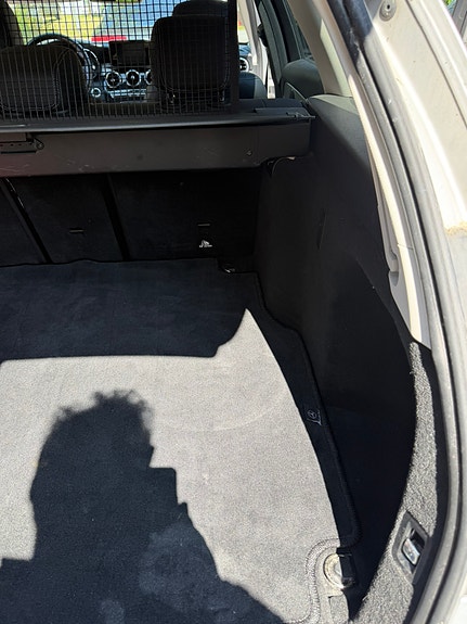 Mercedes-Benz C220 6 of 9