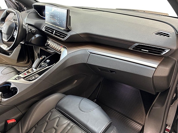 Peugeot 3008 13 of 23