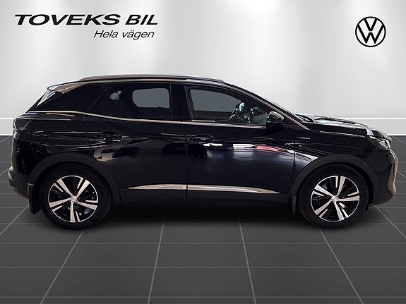 Peugeot 3008 2 of 5