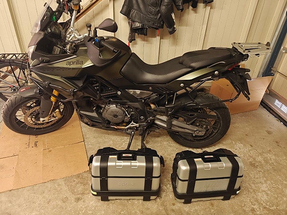 Aprilia Caponord 1200 Rally 3 of 5