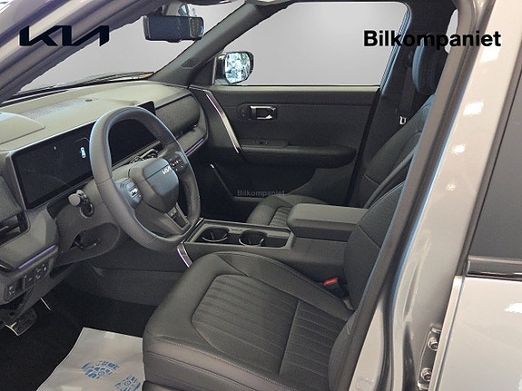 Kia Seltos 8 of 16