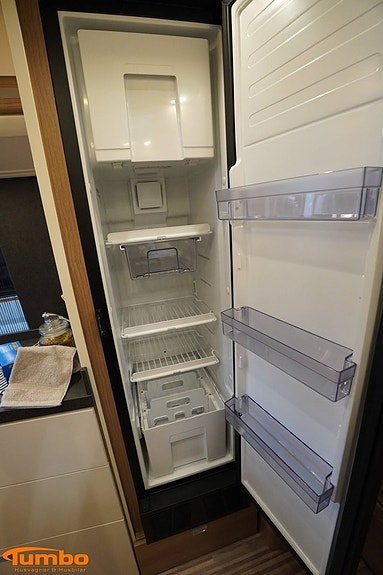 Malibu Van 640 LE comfort GT skyview - Stor kyl, Dieselpanna, 4000kg 9 of 21