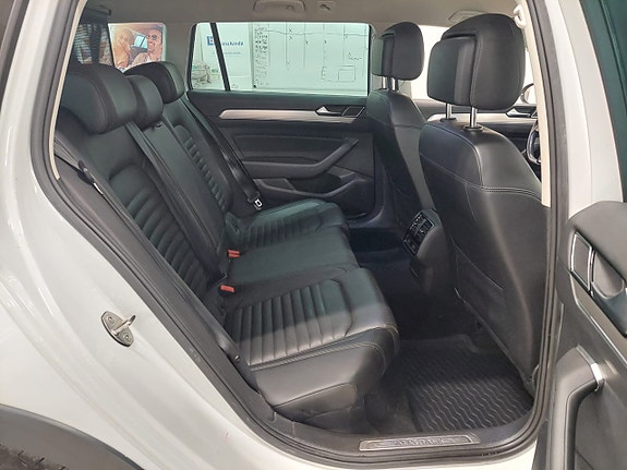 Volkswagen Passat Alltrack 8 of 11