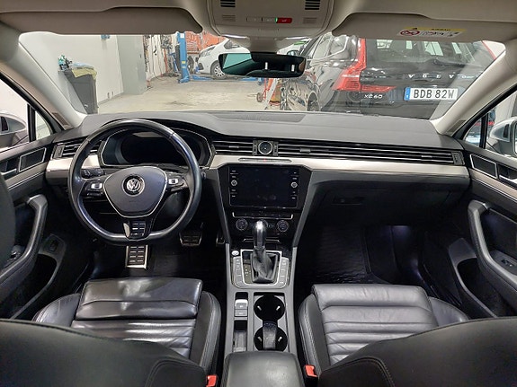 Volkswagen Passat Alltrack 6 of 11
