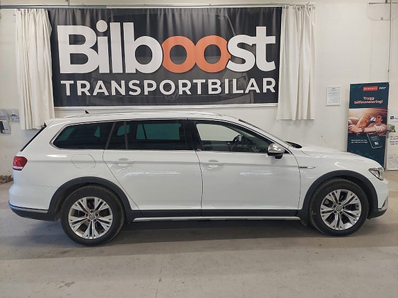 Volkswagen Passat Alltrack 2 of 11