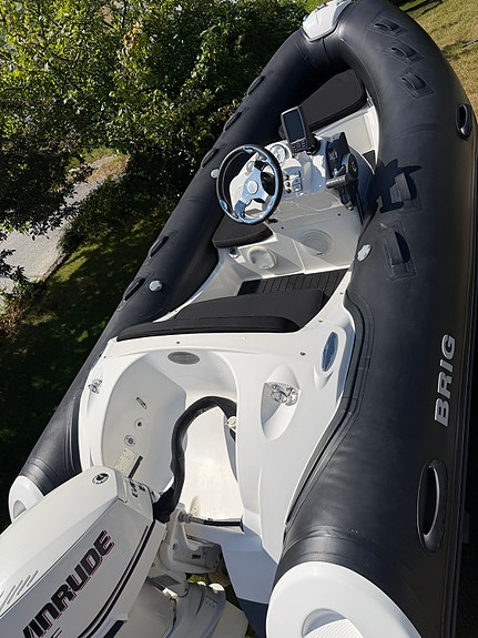 Brig Eagle 380 – Evinrude E-TEC 50 hk – komplett paket med trailer 6 of 8