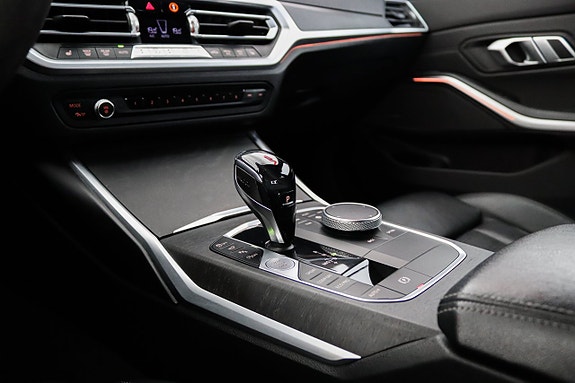 BMW 320d 15 of 18