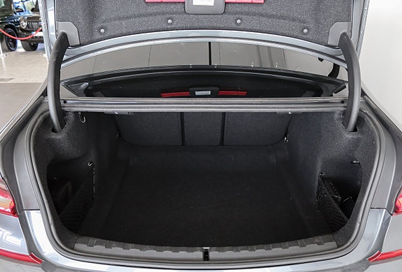 BMW 320d 18 of 18