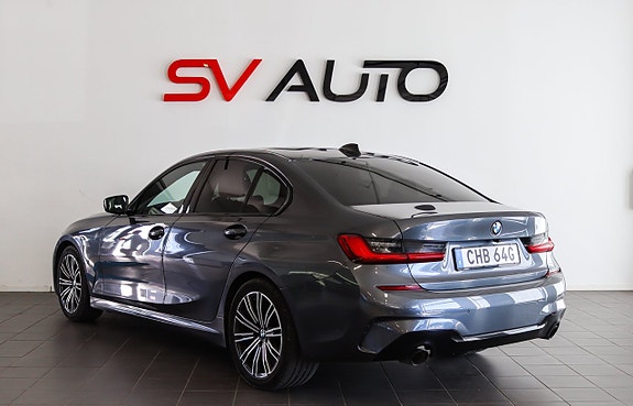 BMW 320d 3 of 5