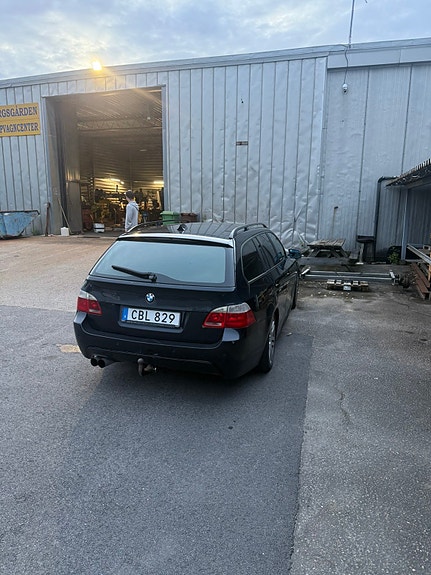 BMW 530d 4 of 5