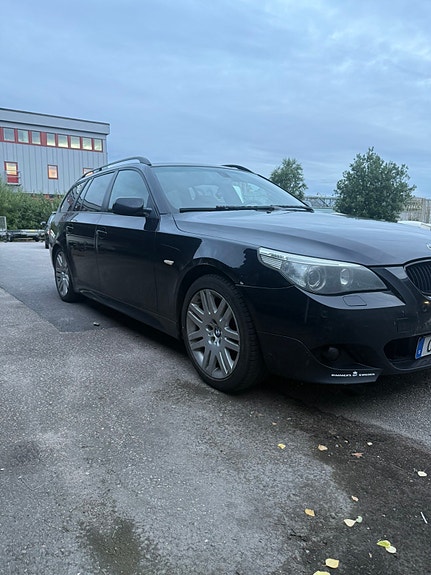 BMW 530d 2 of 5