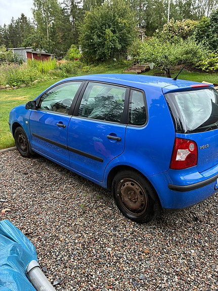 Volkswagen Polo 2 of 3