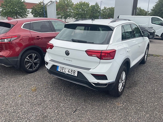 Volkswagen T-Roc 4 of 5