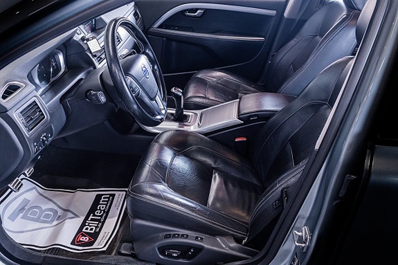 Volvo V70 12 of 25