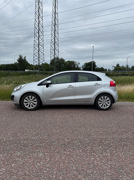 Kia Rio 2 of 5