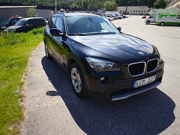 BMW X1 2 of 6