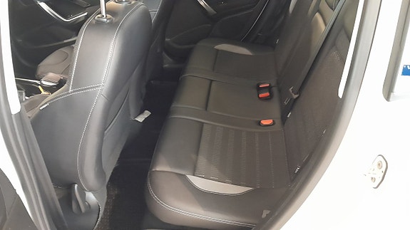 Peugeot 2008 4 of 5