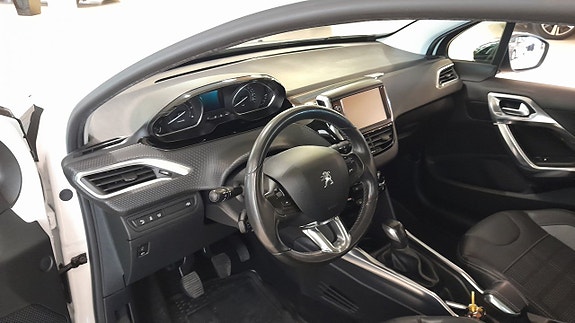 Peugeot 2008 3 of 5
