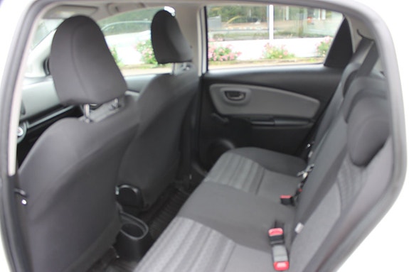 Toyota Yaris 8 of 9