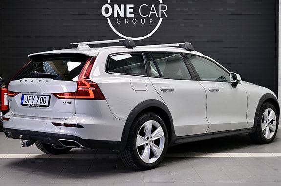 Volvo V60 Cross Country 6 of 27
