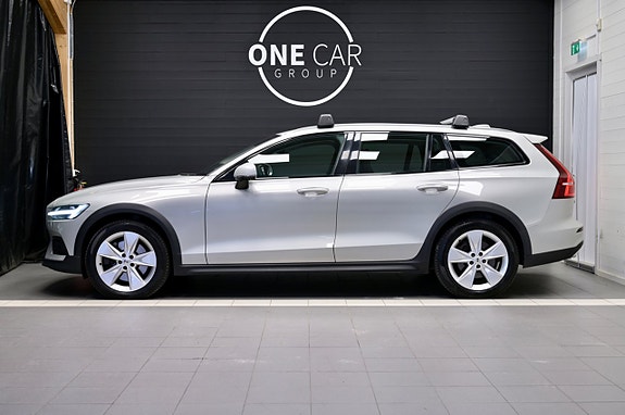 Volvo V60 Cross Country 4 of 27