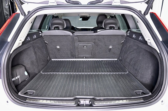 Volvo V60 Cross Country 9 of 27