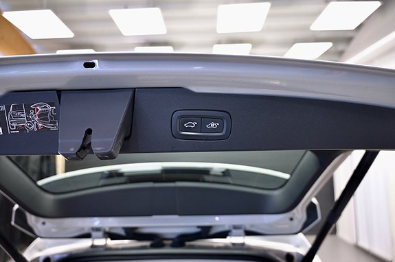 Volvo V60 Cross Country 10 of 27