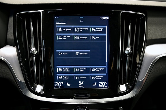 Volvo V60 Cross Country 24 of 27