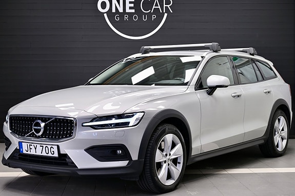 Volvo V60 Cross Country 2 of 27