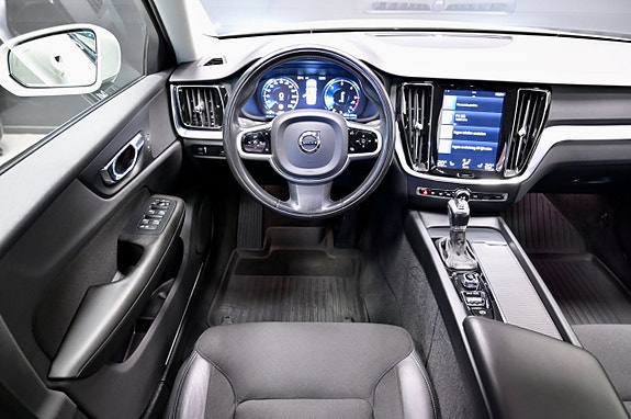 Volvo V60 Cross Country 17 of 27