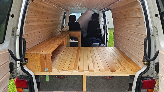 Volkswagen Transporter 2 of 3
