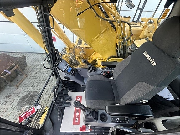 Komatsu HB365LC-3 3 of 12