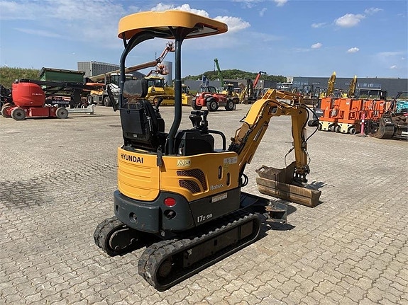 Hyundai 17Z-9A 4 of 11