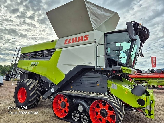 CLAAS Lexion 8900 TerraTrac 2 of 5