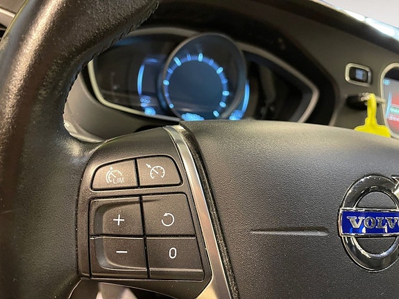 Volvo V40 17 of 20