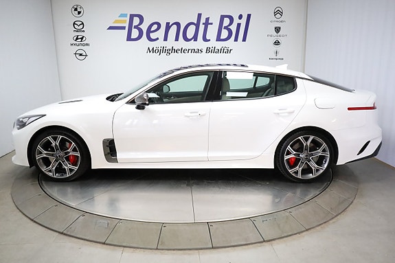 Kia Stinger 5 of 5