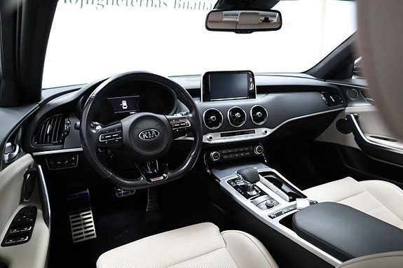 Kia Stinger 3 of 5