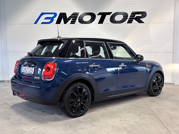 MINI Cooper 3 of 5