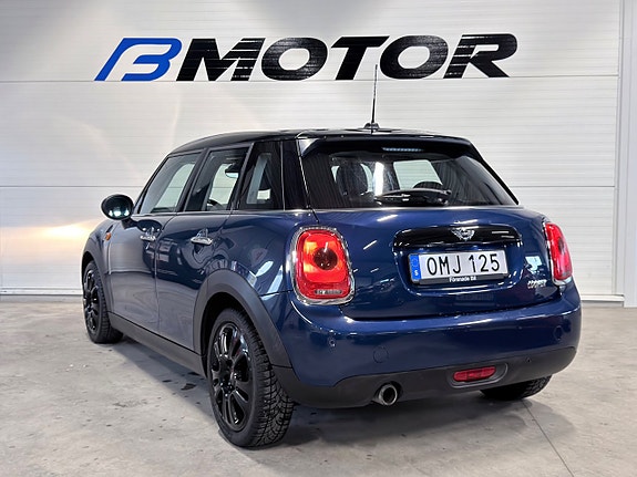 MINI Cooper 4 of 5