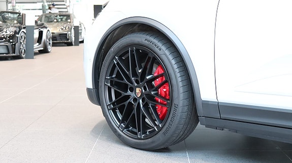 Porsche Macan 4S 13 of 13