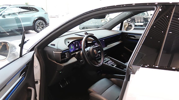Porsche Macan 4S 8 of 13