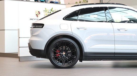 Porsche Macan 4S 12 of 13