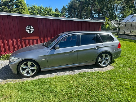 BMW 325i 2 of 5
