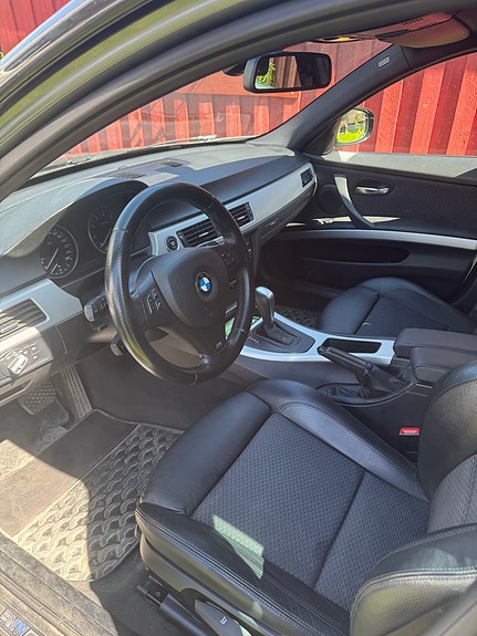 BMW 325i 9 of 11