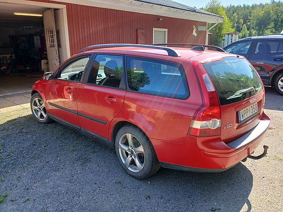 Volvo V50 3 of 4