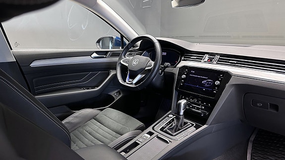 Volkswagen Passat 10 of 21