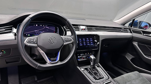 Volkswagen Passat 6 of 21