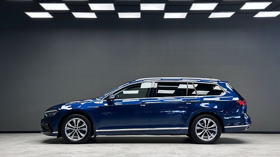Volkswagen Passat 4 of 21