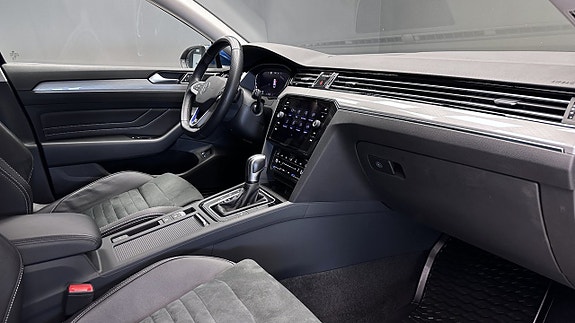 Volkswagen Passat 7 of 21