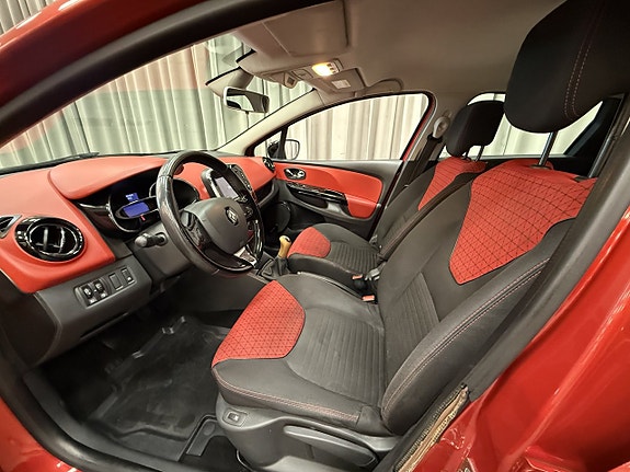 Renault Clio 8 of 14